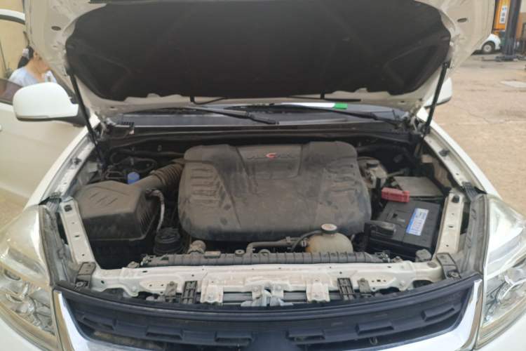 Used Foton Tunland 2020 2.0T Tougou 5 Diesel Two-Wheel Drive Elite Version High Ground Clearance Long Wheelbase – 4F20TC Engine Bay