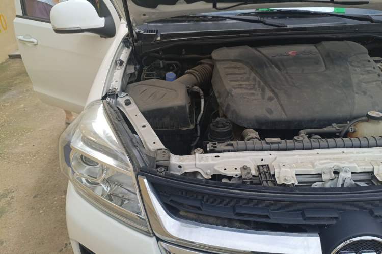 Used Foton Tunland 2020 2.0T Tougou 5 Diesel Two-Wheel Drive Elite Version High Ground Clearance Long Wheelbase – 4F20TC Engine Bay Right