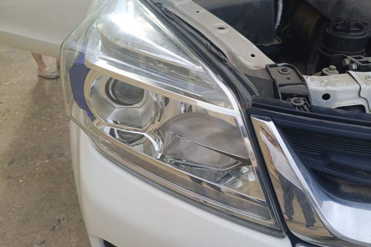 Used Foton Tunland 2020 2.0T Tougou 5 Diesel Two-Wheel Drive Elite Version High Ground Clearance Long Wheelbase – 4F20TC Right Front Headlight