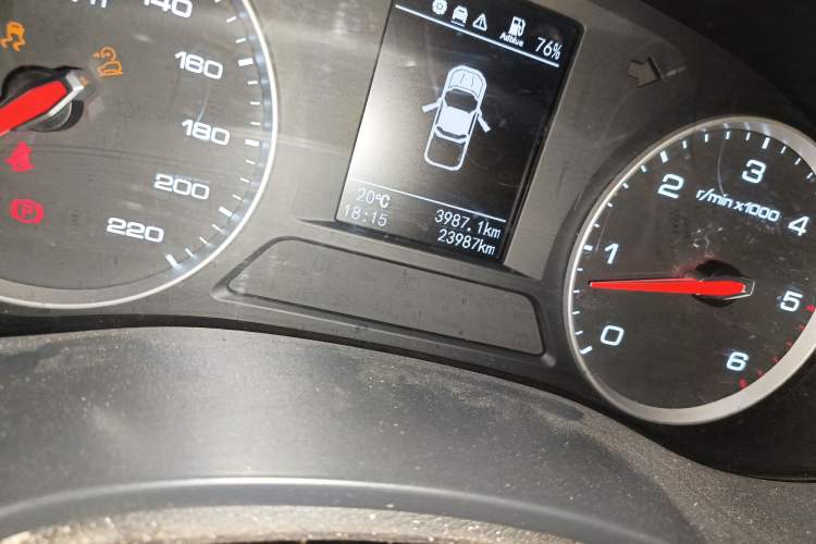 Used Foton Tunland Yutu 2020 2.0T Yutu 9 Diesel Two-Wheel Drive Luxury Long-Wheelbase 4F20TC Odometer Close Up