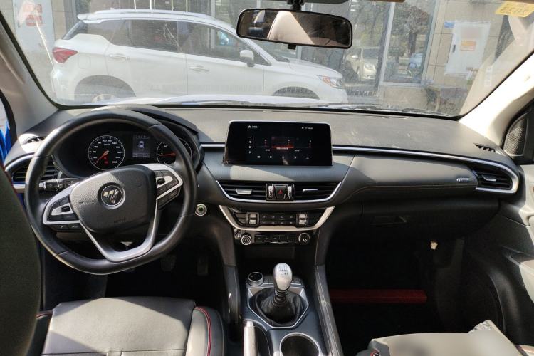 Used Foton Tunland Yutu 2020 2.0T Yutu 9 Diesel 4x4 Enjoyment Edition Long Wheelbase 4F20TC Center Console