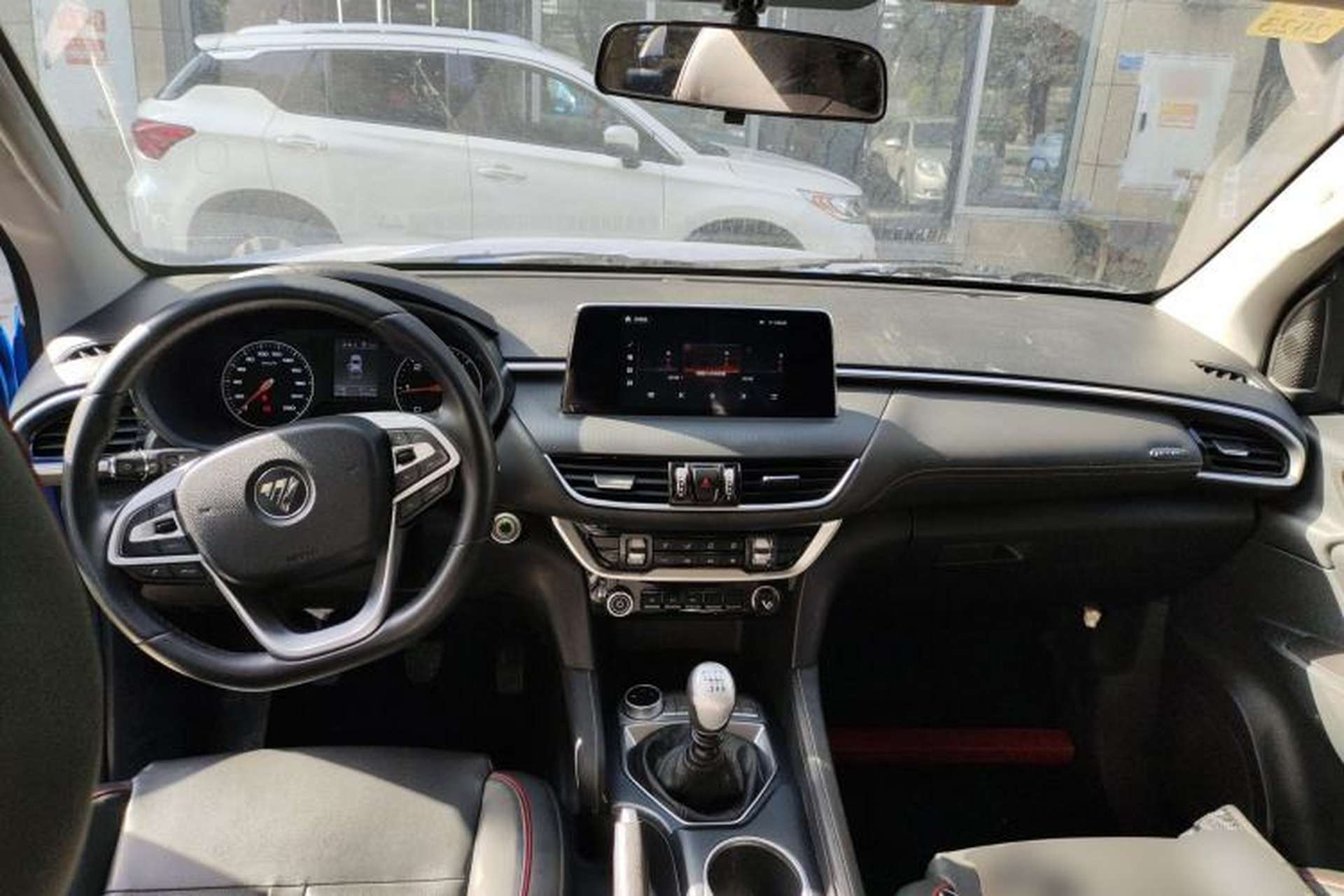 Used Foton Tunland Yutu 2020 2.0T Yutu 9 Diesel 4x4 Enjoyment Edition Long Wheelbase 4F20TC Center Console