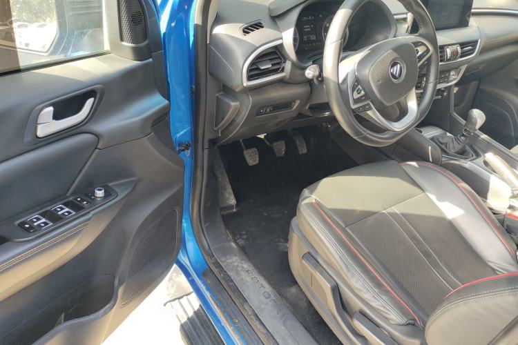 Used Foton Tunland Yutu 2020 2.0T Yutu 9 Diesel 4x4 Enjoyment Edition Long Wheelbase 4F20TC Driver Seat