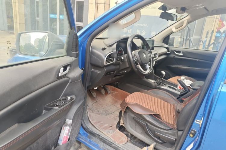 Used Foton Tunland Yutu 2020 2.0T Yutu 9 Diesel Two-Wheel-Drive Elite Model Long Wheelbase 4F20TC Driver Seat