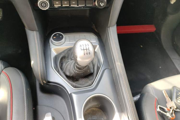 Used Foton Tunland Yutu 2020 2.0T Yutu 9 Diesel 4x4 Enjoyment Edition Long Wheelbase 4F20TC Gear Lever