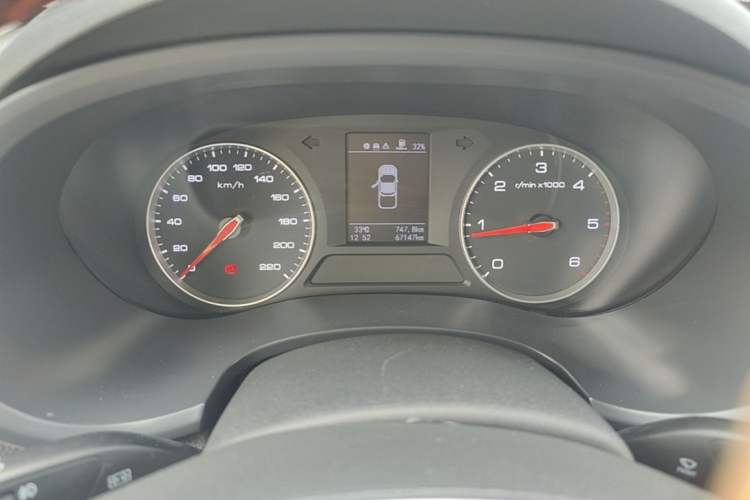 Used Foton Tunland Yutu 2020 2.0T Yutu 9 Diesel Two-Wheel Drive Luxury Long-Wheelbase 4F20TC Instrument Cluster