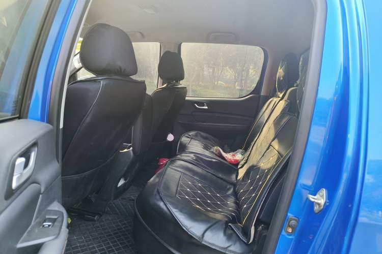 Used Foton Tunland Yutu 2020 2.0T Yutu 8 Diesel Two-Wheel Drive Elite Version Long Wheelbase 4F20TC Left Rear Seat