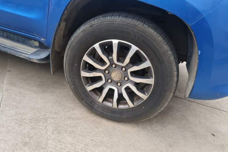 Used Foton Tunland Yutu 2020 2.0T Yutu 9 Diesel Two-Wheel-Drive Elite Model Long Wheelbase 4F20TC Right Front Wheel Hub