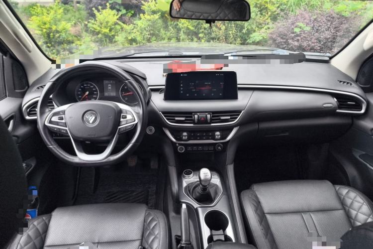Used Foton Tunland Yutu 2020 2.0T Yutu 9 Diesel 4x4 Luxury Long-Wheelbase Version 4F20TC Center Console