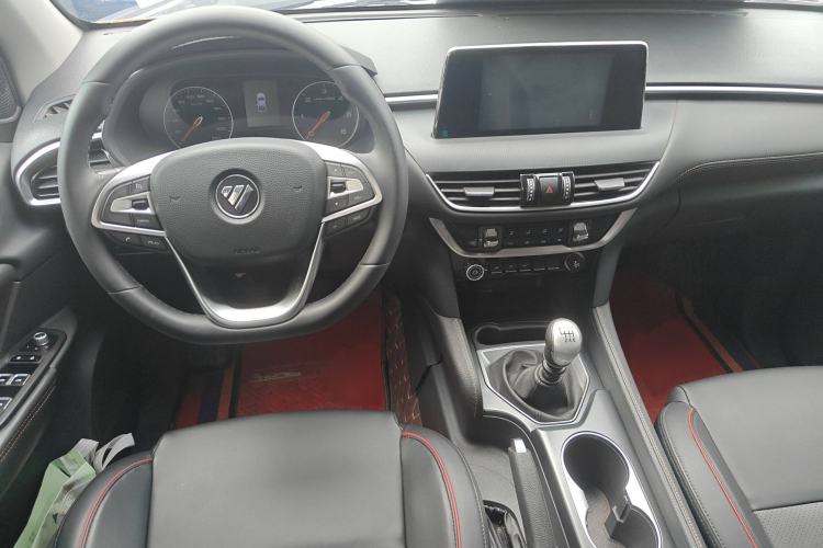 Used Foton Tunland Yutu 2020 2.0T Yutu 8 Diesel Two-Wheel Drive Elite Version Long Wheelbase 4F20TC Interior 3