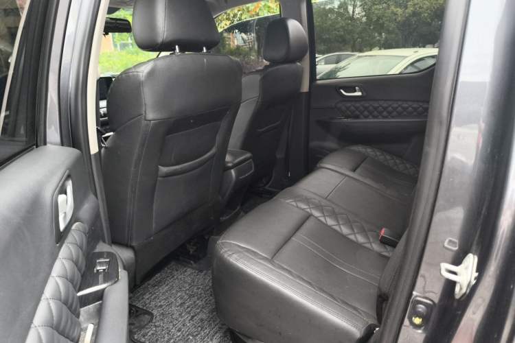Used Foton Tunland Yutu 2020 2.0T Yutu 9 Diesel 4x4 Luxury Long-Wheelbase Version 4F20TC Left Rear Seat