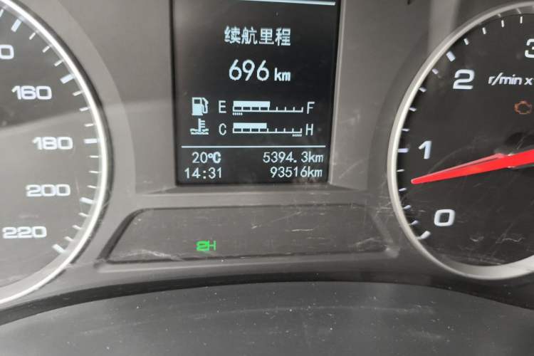 Used Foton Tunland Yutu 2020 2.0T Yutu 9 Diesel 4x4 Luxury Long-Wheelbase Version 4F20TC Odometer Close Up