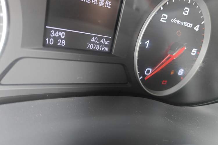 Used Foton Tunland Yutu 2020 2.0T Yutu 8 Diesel Two-Wheel Drive Elite Version Long Wheelbase 4F20TC Odometer Close Up