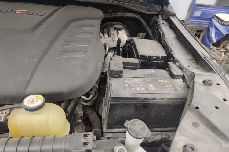 Used Foton Tunland Yutu 2020 2.0T Yutu 8 Diesel Two-Wheel Drive Elite Version Long Wheelbase 4F20TC Engine Bay Left