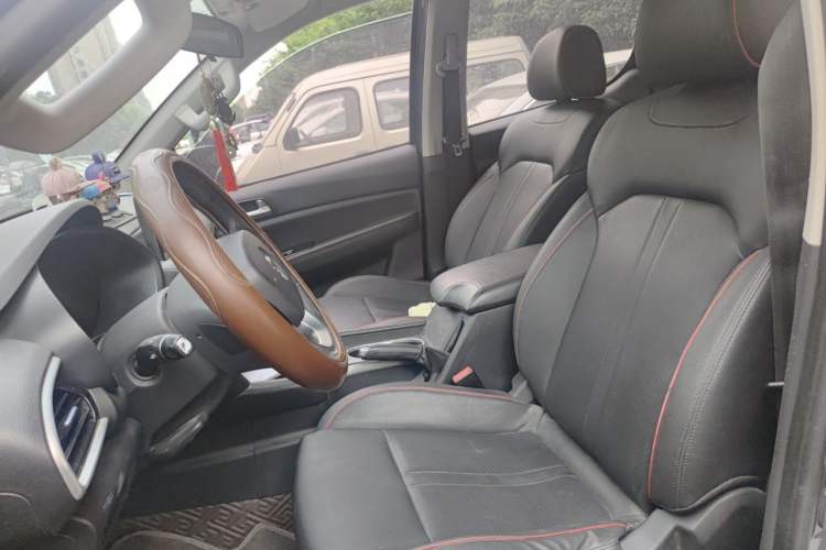 Used Foton Tunland Yutu 2020 2.0T Yutu 8 Diesel Two-Wheel Drive Elite Version Long Wheelbase 4F20TC Left Front Seat