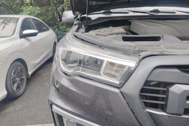 Used Foton Tunland Yutu 2020 2.0T Yutu 8 Diesel Two-Wheel Drive Elite Version Long Wheelbase 4F20TC Right Front Headlight
