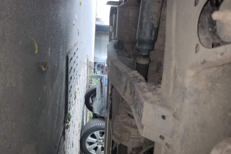 Used Foton Tunland Yutu 2020 2.0T Yutu 9 Diesel 4x4 Elite Long Wheelbase 4F20TC Chassis Front Left
