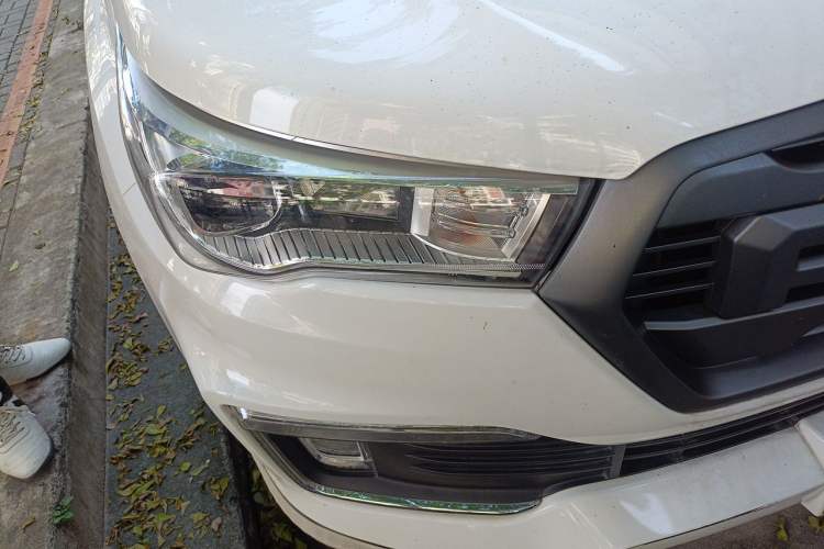 Used Foton Tunland Yutu 2020 2.0T Yutu 8 Diesel Two-Wheel Drive Luxury Long-Wheelbase 4F20TC Right Front Headlight