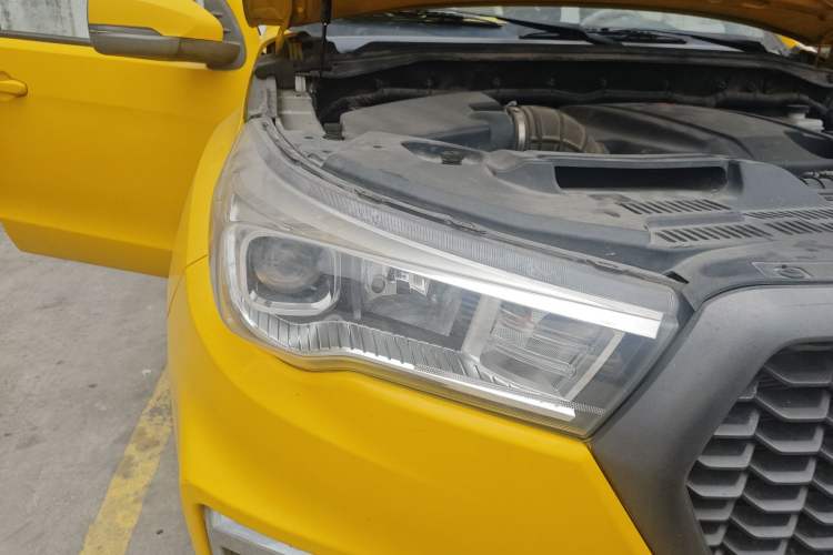 Used Foton Tunland Yutu 2020 2.0T Yutu 8 Gasoline Two-Wheel Drive Elite Version Standard Wheelbase 4G20TI5 Right Front Headlight