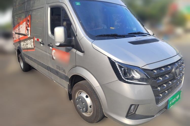 Used Foton Tuyano X7 2026 Model Van 2.5T Manual Extended Wheelbase High-Roof Dual-Tire 3-Seater Front Right 45 Deg