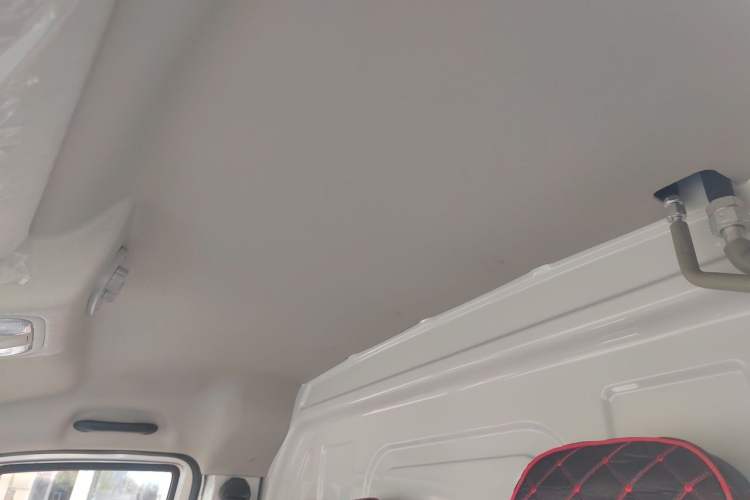 Used Foton Tuyano X7 2026 Model Van 2.5T Manual Extended Wheelbase High-Roof Dual-Tire 3-Seater Headliner