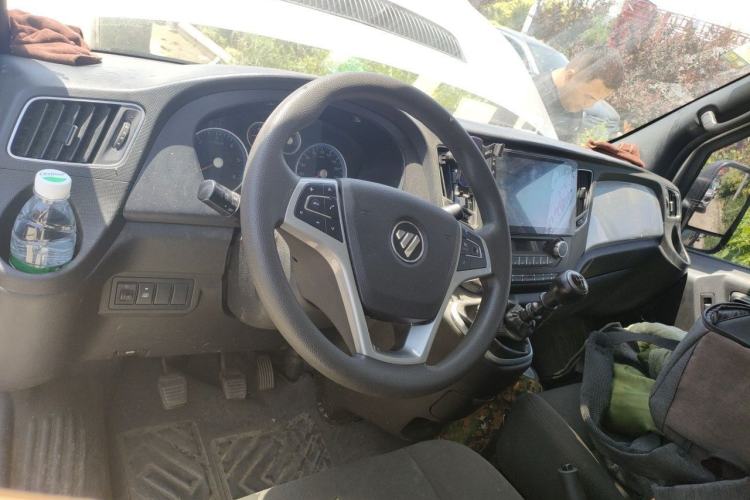 Used Foton Tuyano X7 2026 Model Van 2.5T Manual Extended Wheelbase High-Roof Dual-Tire 3-Seater Steering Wheel