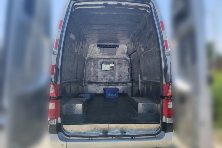 Used Foton Tuyano X7 2026 Model Van 2.5T Manual Extended Wheelbase High-Roof Dual-Tire 3-Seater Trunk