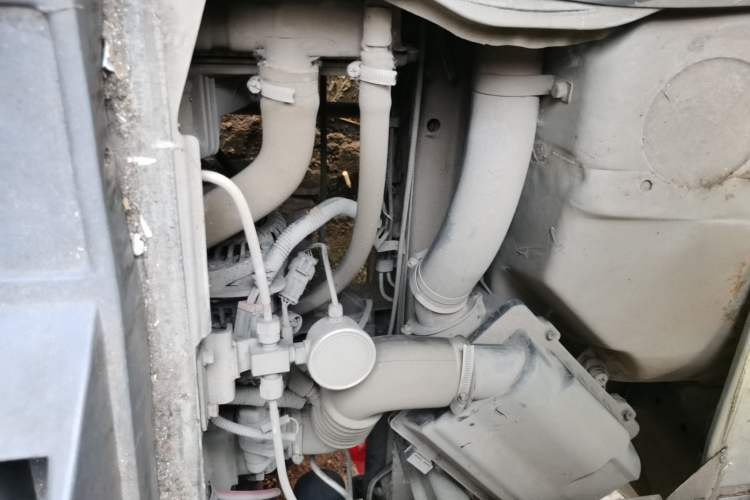 Used Foton Xiangling M  Engine Bay Right