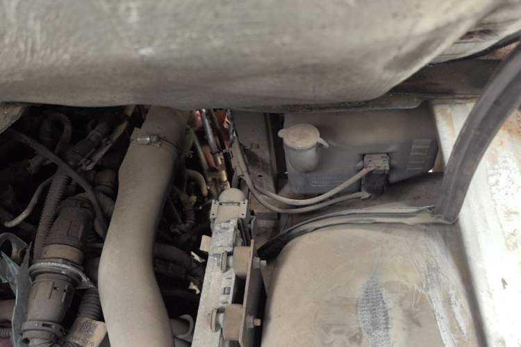 Used Foton Xiangling M  Engine Bay Right