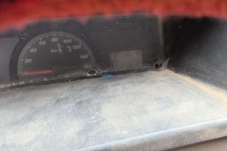 Used Foton Xiangling M  Odometer Close Up