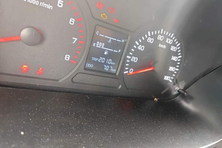 Used Foton Xiangling M 2018 1.5L Non-Load-Bearing Double-Cab with Dual Rear Tires (Cargo Version) DAM15L Odometer Close Up