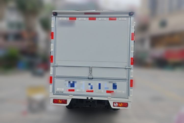 Used Foton Xiangling M 2018 1.5L Non-Load-Bearing Double-Cab with Dual Rear Tires (Cargo Version) DAM15L Rear