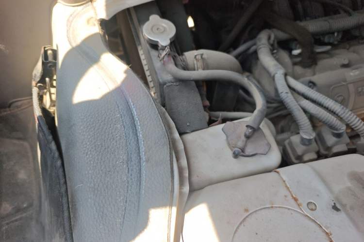 Used Foton Xiangling M 2018 1.2L Non-承载 Double-Cab Single Rear Tire (Cargo) 4W12M1 Engine Bay Right