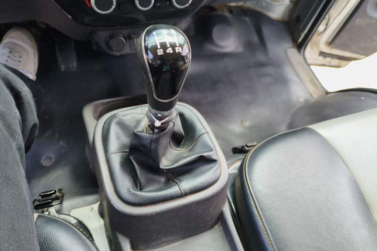 Used Foton Xiangling M 2018 1.5L M2 Non-承载 Single-Row with Dual Rear Tires (Cargo) Dual-Fuel DAM15L Gear Lever