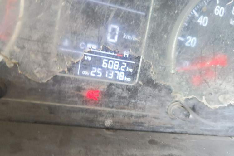 Used Foton Xiangling M 2018 1.2L 3.05-Meter Semi-Cab with Single Rear Tire 4W12M1 Odometer Close Up