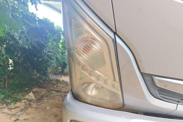 Used Foton Xiangling M 2018 1.2L 3.05-Meter Semi-Cab with Single Rear Tire 4W12M1 Right Front Headlight