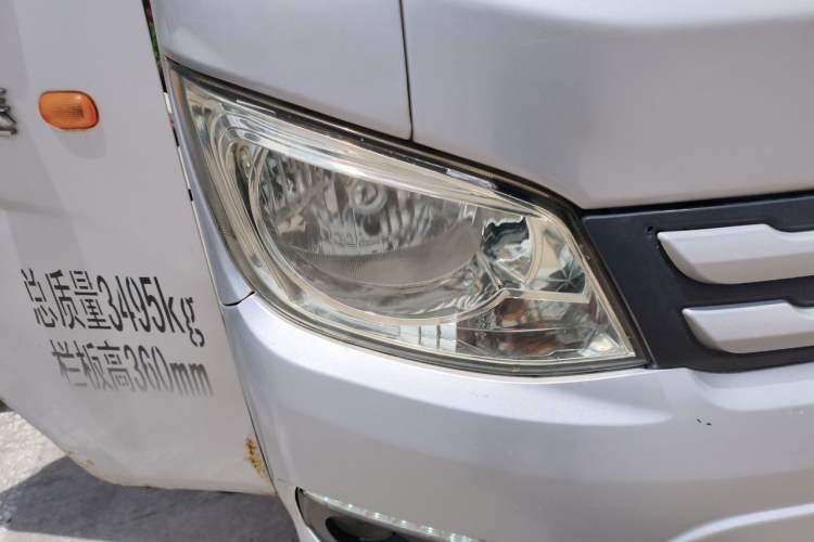 Used Foton Xiangling M 2018 1.5L M2 Non-承载 Single-Row with Dual Rear Tires (Cargo) Dual-Fuel DAM15L Right Front Headlight