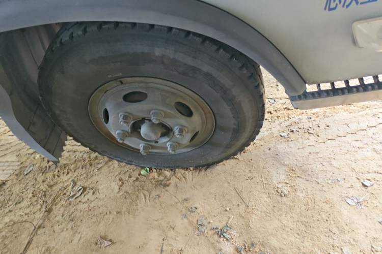 Used Foton Xiangling M 2018 1.2L 3.05-Meter Semi-Cab with Single Rear Tire 4W12M1 Right Front Wheel Hub