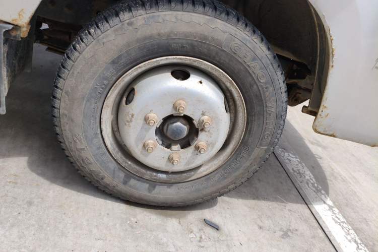 Used Foton Xiangling M 2018 1.5L M2 Non-承载 Single-Row with Dual Rear Tires (Cargo) Dual-Fuel DAM15L Right Front Wheel Hub