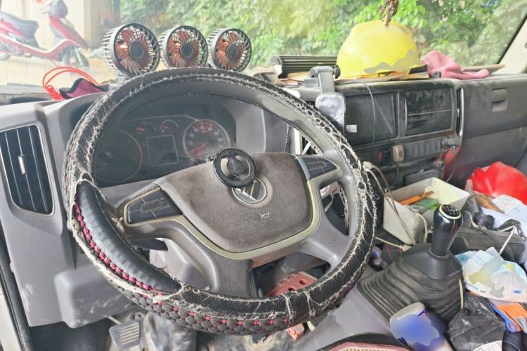 Used Foton Xiangling M 2018 1.2L 3.05-Meter Semi-Cab with Single Rear Tire 4W12M1 Steering Wheel