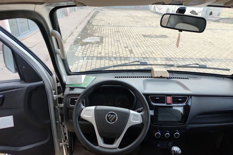 Used Foton Xiangling M 2018 1.5L Non-Load-Bearing Double-Cab with Dual Rear Tires (Cargo Version) DAM15L Steering Wheel