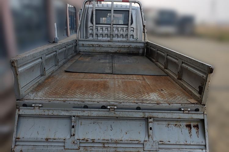 Used Foton Xiangling M 2018 1.5L Non-Load-Bearing Double-Cab with Dual Rear Tires (Cargo Version) DAM15L Trunk