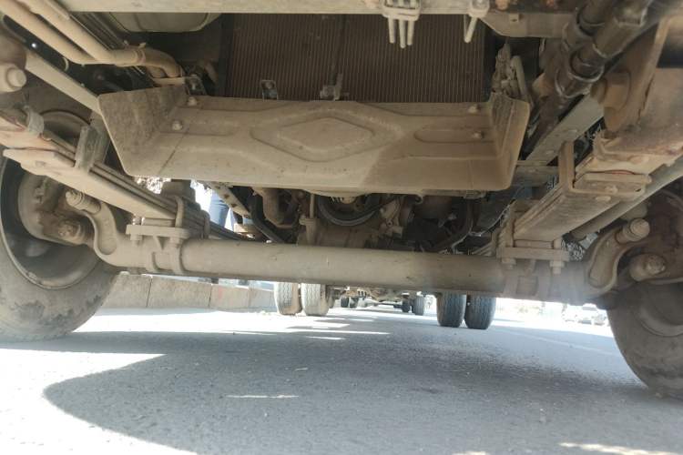 Used Foton Xiangling M 2018 1.5L M2 Non-Load-Bearing Single-Row with Dual Rear Tires (Cargo Version) DAM15L Chassis Front