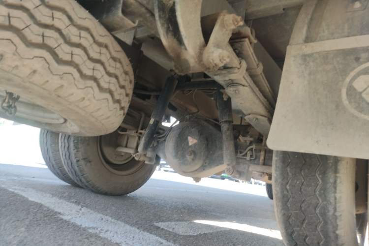 Used Foton Xiangling M 2018 1.5L M2 Non-Load-Bearing Single-Row with Dual Rear Tires (Cargo Version) DAM15L Chassis Rear Right