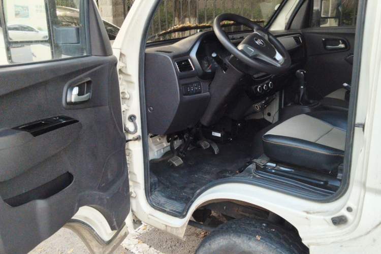 Used Foton Xiangling M  Driver Seat