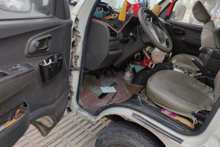 Used Foton Xiangling M 2018 1.5L M2 Non-Load-Bearing Double-Row Dual Rear Tires (Cargo Version) DAM15L Driver Seat