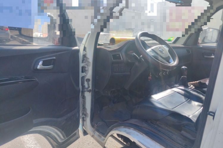 Used Foton Xiangling M 2018 1.5L M2 Non-Load-Bearing Single-Row with Dual Rear Tires (Cargo Version) DAM15L Driver Seat