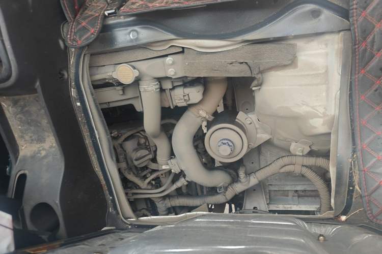 Used Foton Xiangling M  Engine Bay
