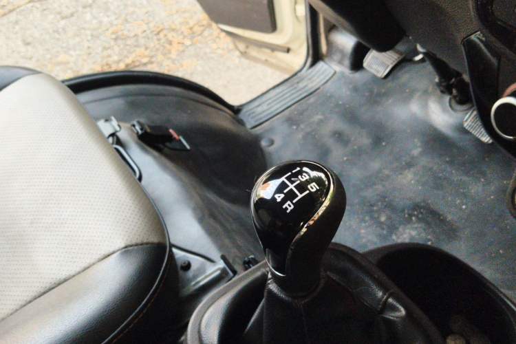 Used Foton Xiangling M  Gear Lever