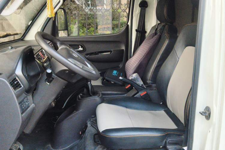 Used Foton Xiangling M  Left Front Seat